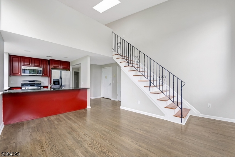 105 Marion St 18 Property Photo 1
