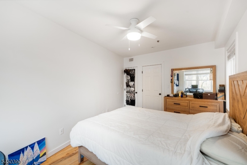 383 Broad St 2 Property Photo 5