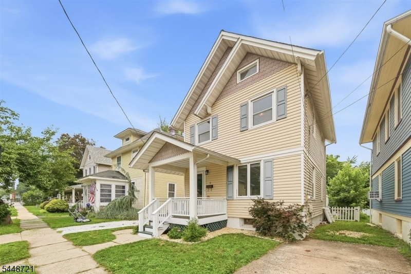 9 S Middaugh St Property Photo 3