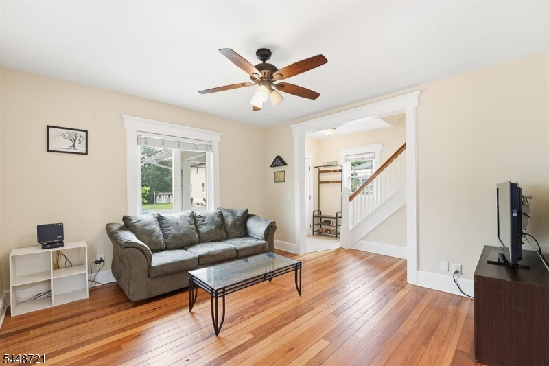 9 S Middaugh St Property Photo 14