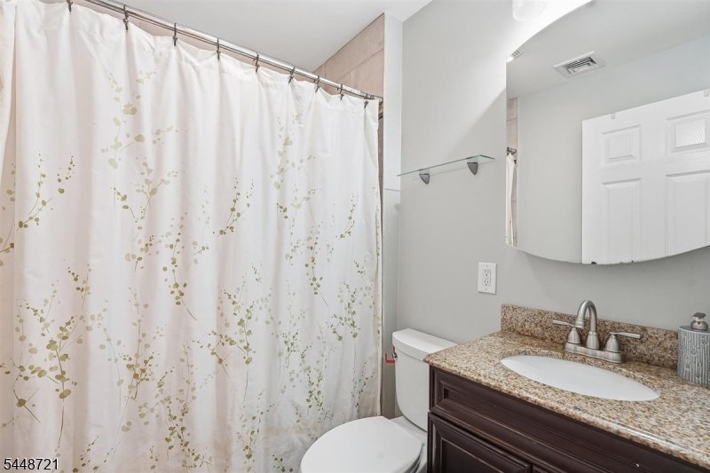 9 S Middaugh St Property Photo 24