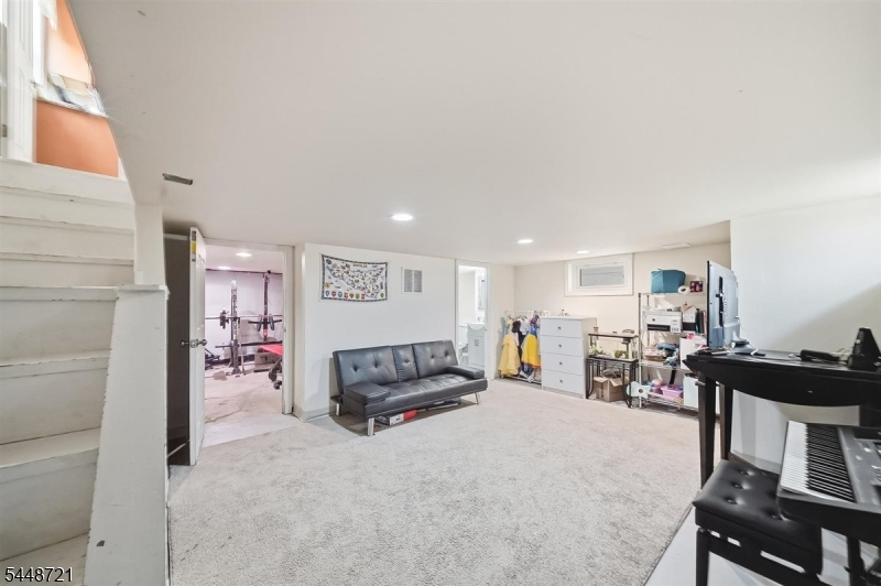 9 S Middaugh St Property Photo 25