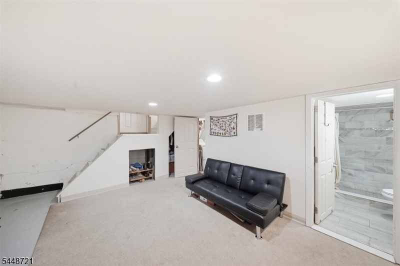 9 S Middaugh St Property Photo 26