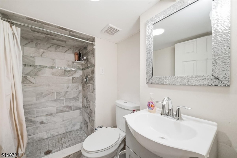 9 S Middaugh St Property Photo 27