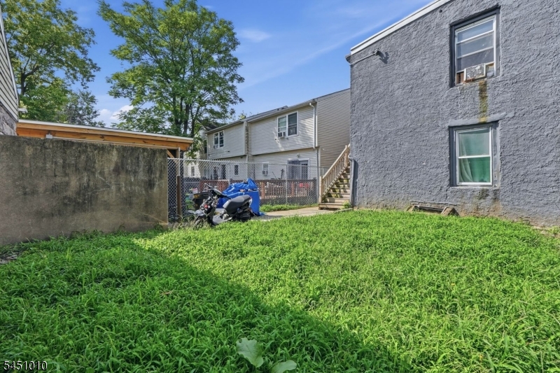 32 Jefferson St Property Photo 5