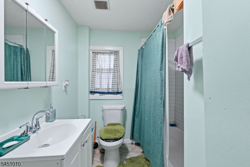 32 Jefferson St Property Photo 11