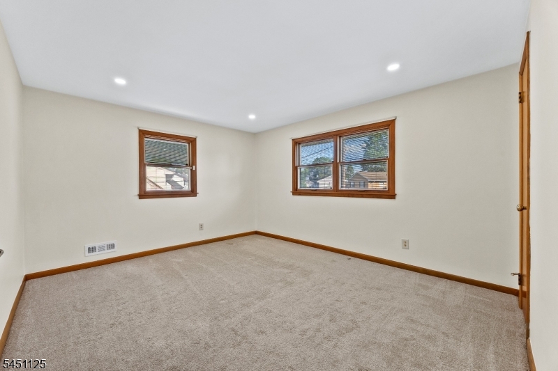 21 Starlit Dr Property Photo 13