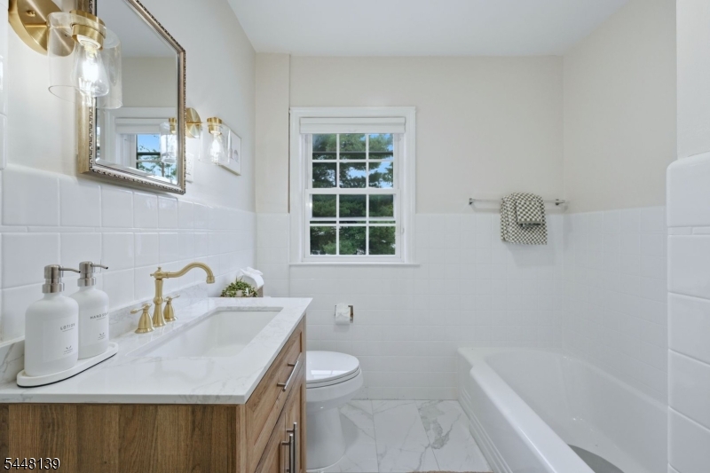 102 Mortimer Ave Property Photo 26