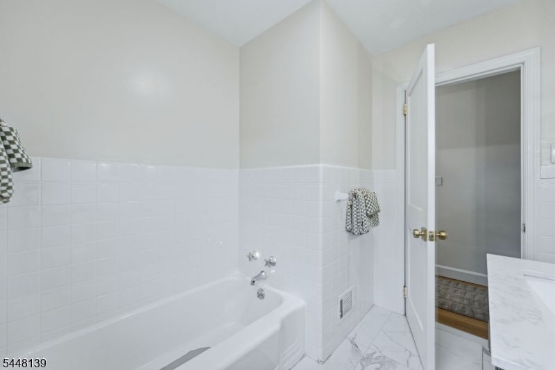 102 Mortimer Ave Property Photo 27