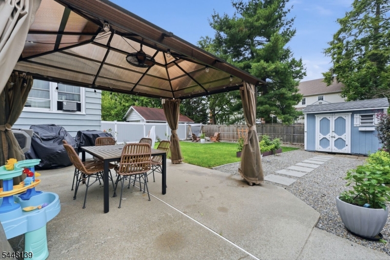 102 Mortimer Ave Property Photo 36