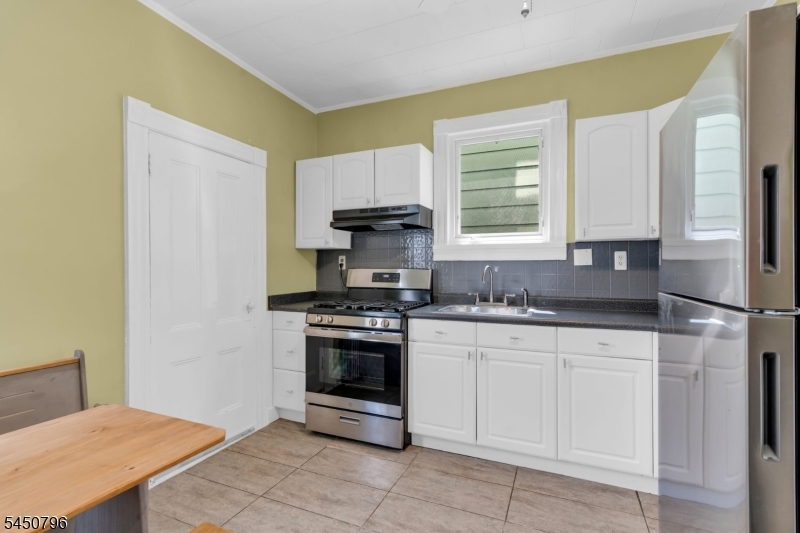 55 Maple Ave Property Photo 11