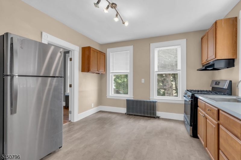 55 Maple Ave Property Photo 16