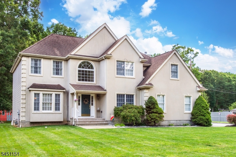 2 Kingston Ct Property Photo 1