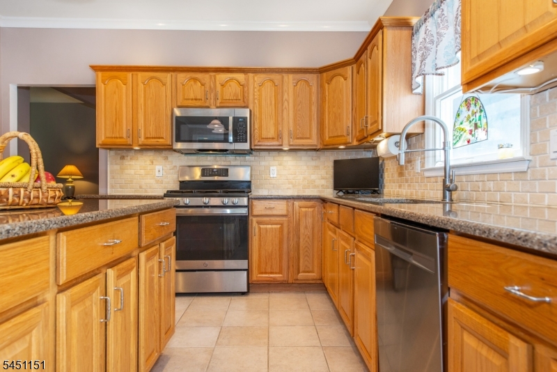 2 Kingston Ct Property Photo 8