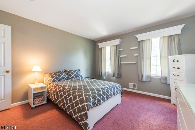 2 Kingston Ct Property Photo 36