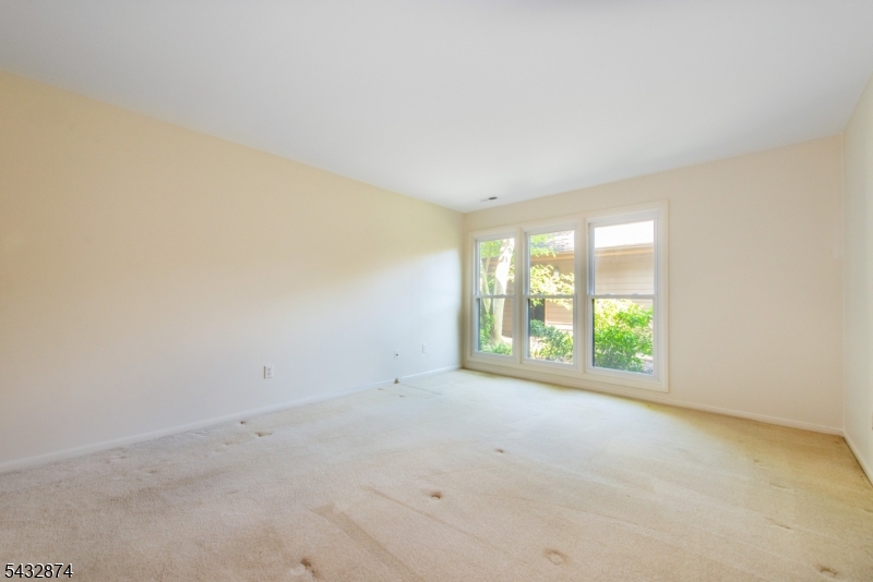 195 Hidden Hollow Ct Property Photo 12