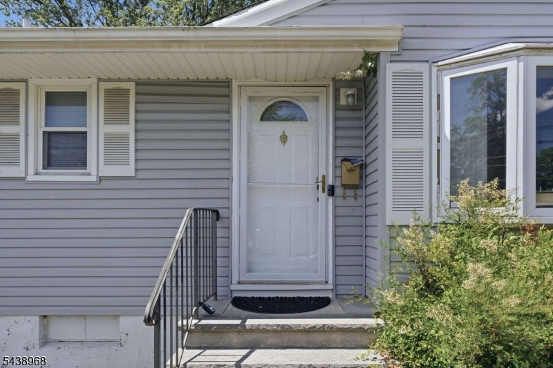 1265 North Ave Property Photo 4
