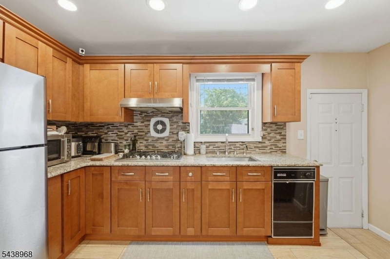 1265 North Ave Property Photo 11