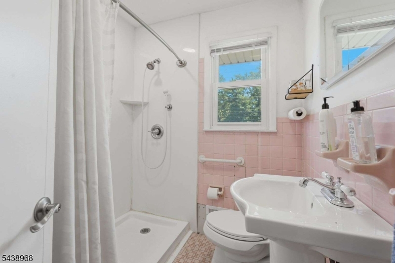 1265 North Ave Property Photo 14