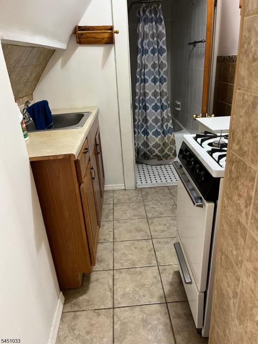 415 Abington Ave 3 Property Photo 5