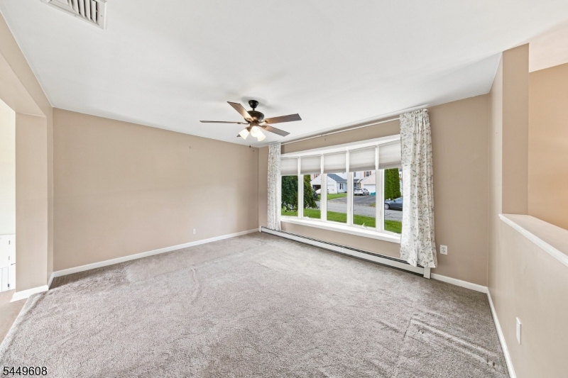 10 Lakeview Ter Property Photo 5