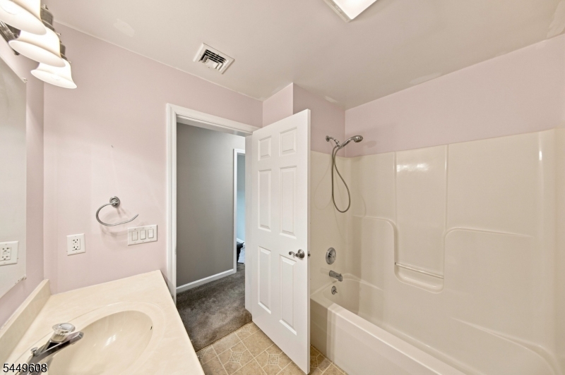 10 Lakeview Ter Property Photo 20