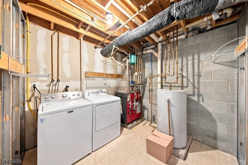10 Lakeview Ter Property Photo 31