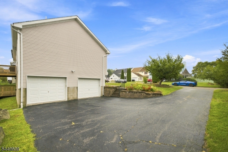 10 Lakeview Ter Property Photo 34