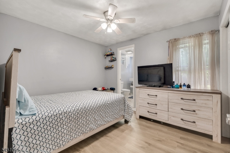 12 Pierrepont Ave Property Photo 11