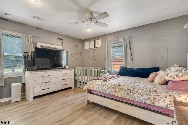 12 Pierrepont Ave Property Photo 14