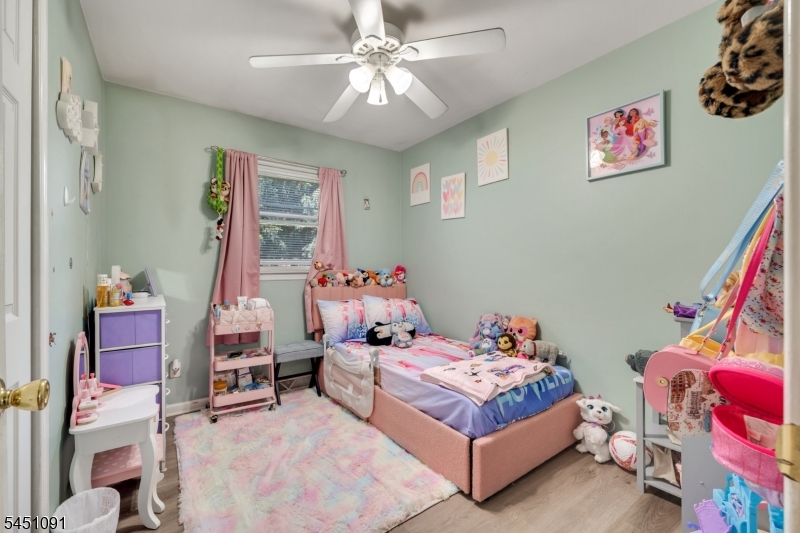 12 Pierrepont Ave Property Photo 16
