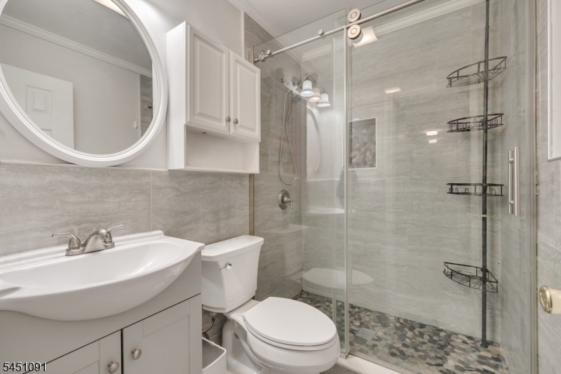 12 Pierrepont Ave Property Photo 17