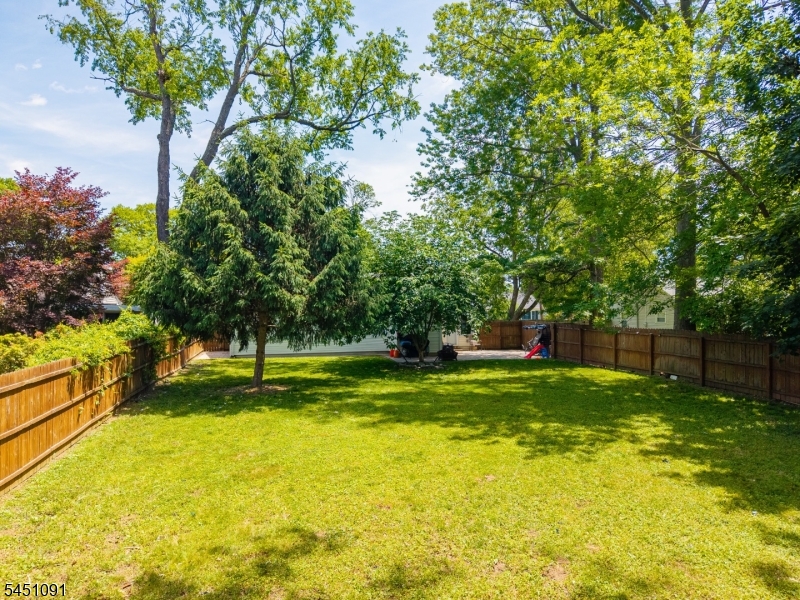 12 Pierrepont Ave Property Photo 21