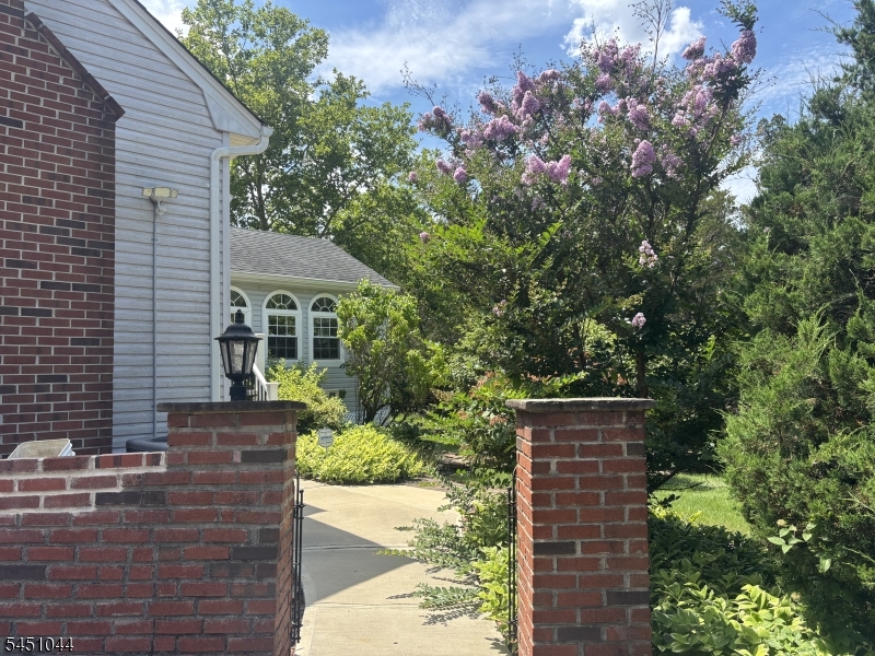 8 Stiles Ln Property Photo 3