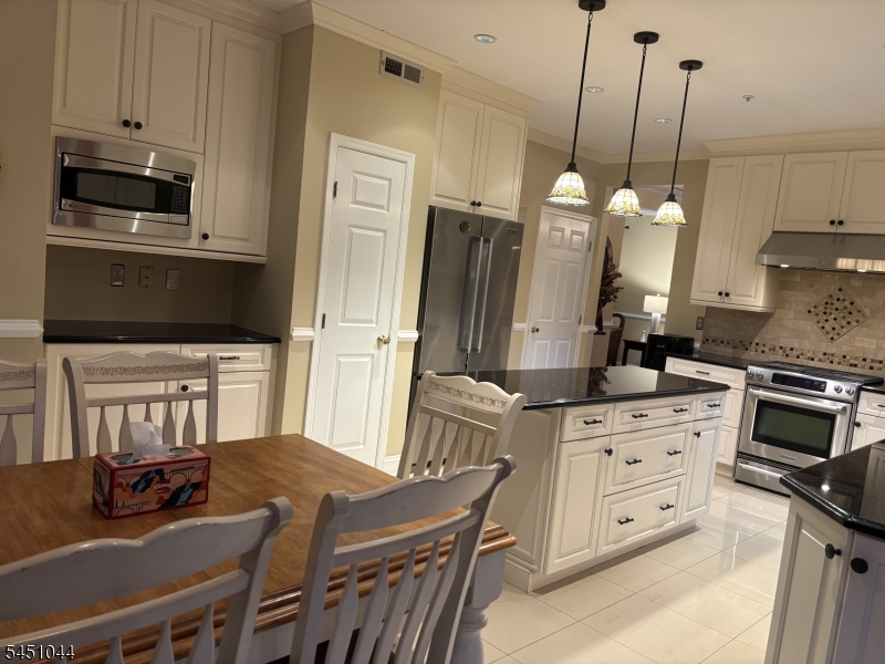8 Stiles Ln Property Photo 9