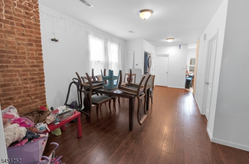 236 Halsted St Property Photo 12