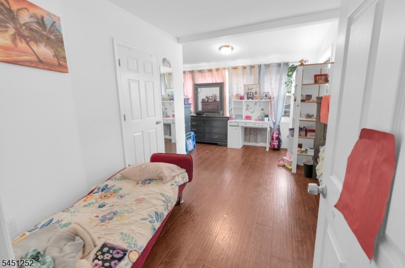 236 Halsted St Property Photo 14