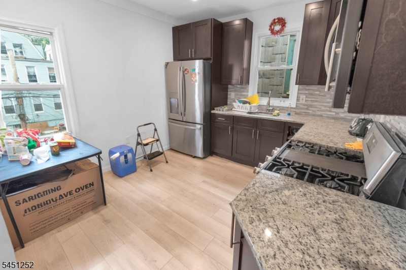 236 Halsted St Property Photo 18