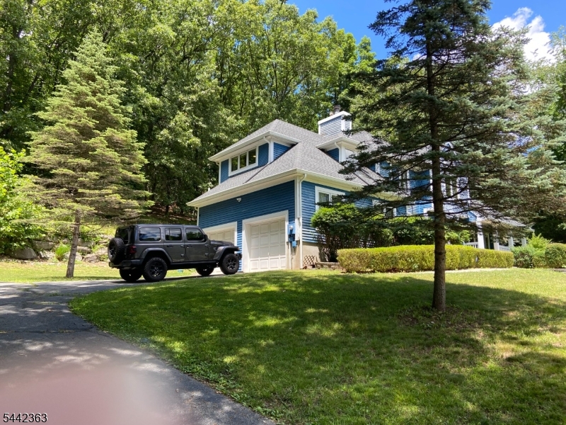 39 Radcliffe Dr Property Photo 4