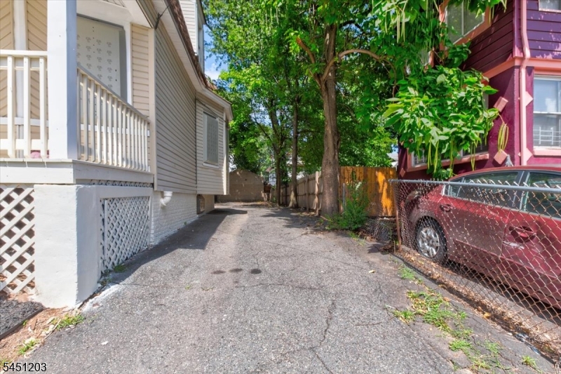 31 Voorhees St Property Photo 5