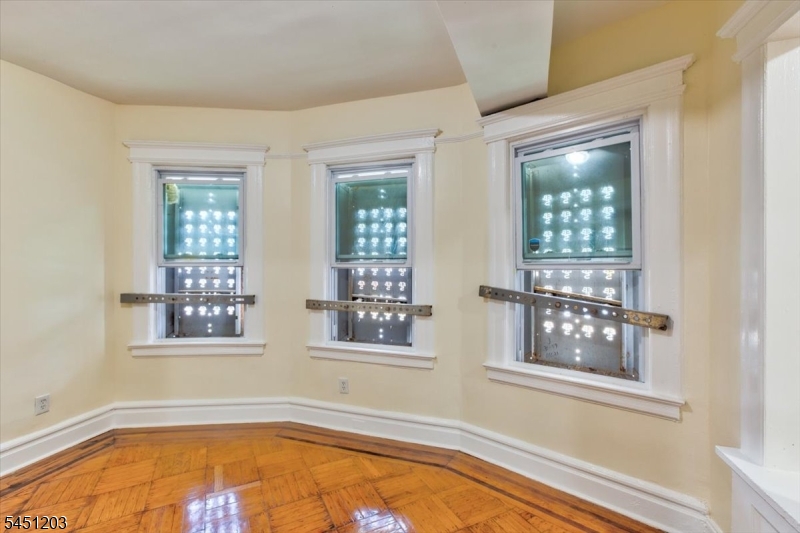 31 Voorhees St Property Photo 17