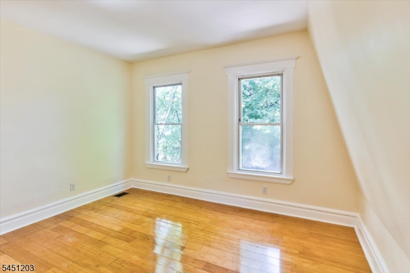31 Voorhees St Property Photo 32