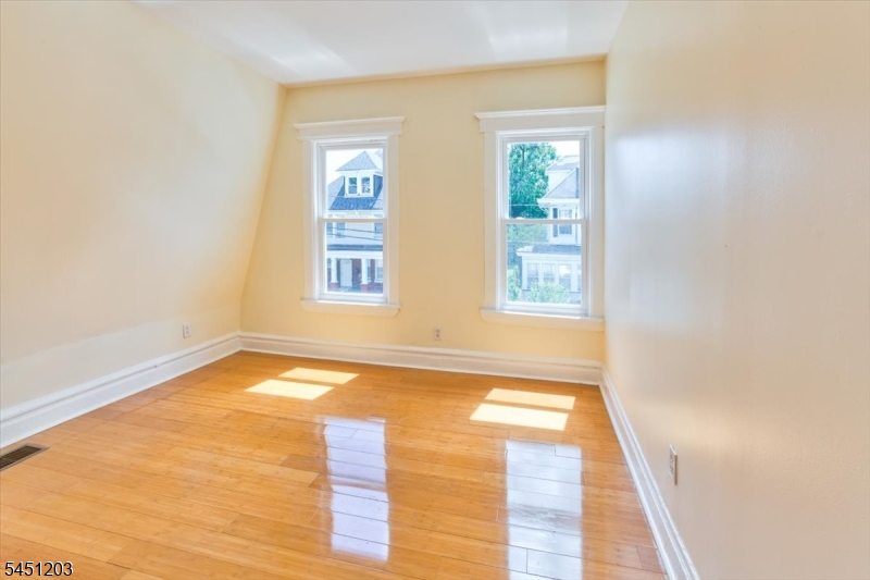 31 Voorhees St Property Photo 36