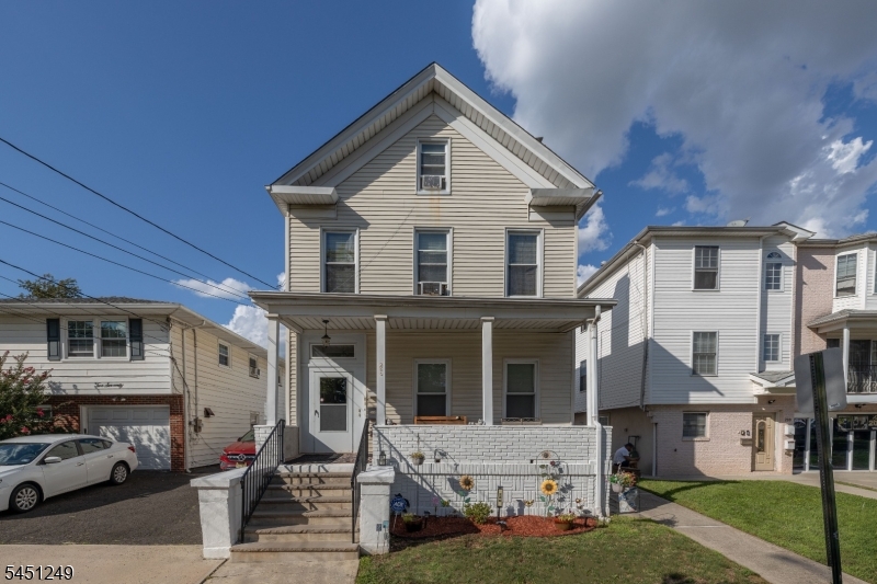 280 E Hazelwood Ave 2 Property Photo 1