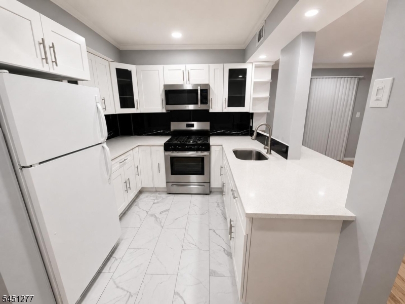 1300 Rock Avef1 F1 Property Photo 8