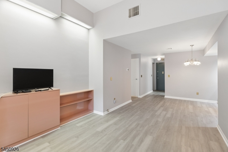 54 W Cherry St 112 Property Photo 5