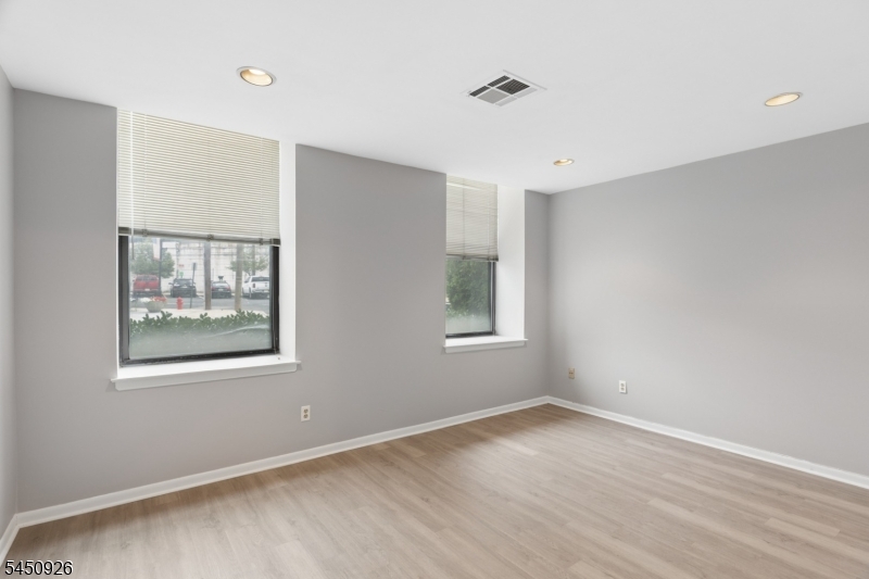 54 W Cherry St 112 Property Photo 7