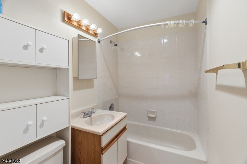 54 W Cherry St 112 Property Photo 11