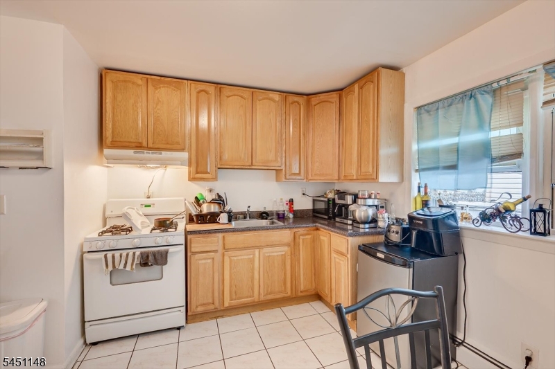 31 Bank St Property Photo 11