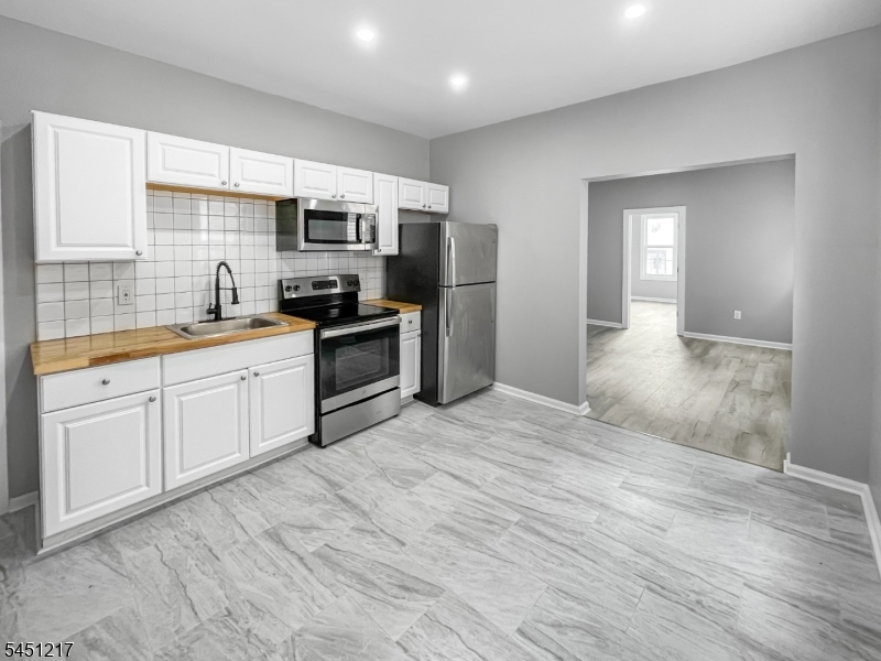 7 Patten Pl Property Photo 5